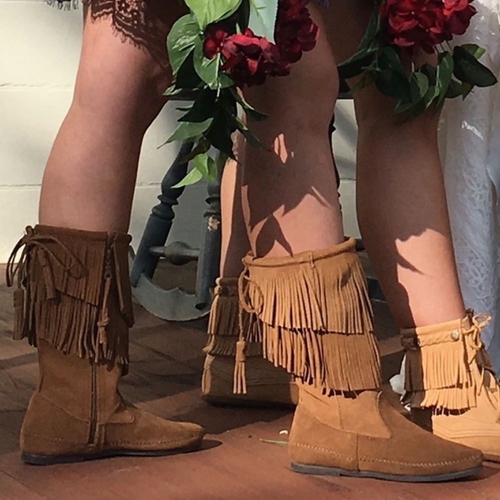 Minnetonka zip up suede moccasin boots sz 7